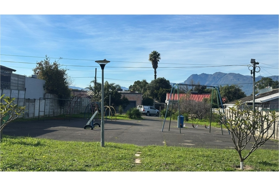3 Bedroom Property for Sale in De Zoete Inval Western Cape